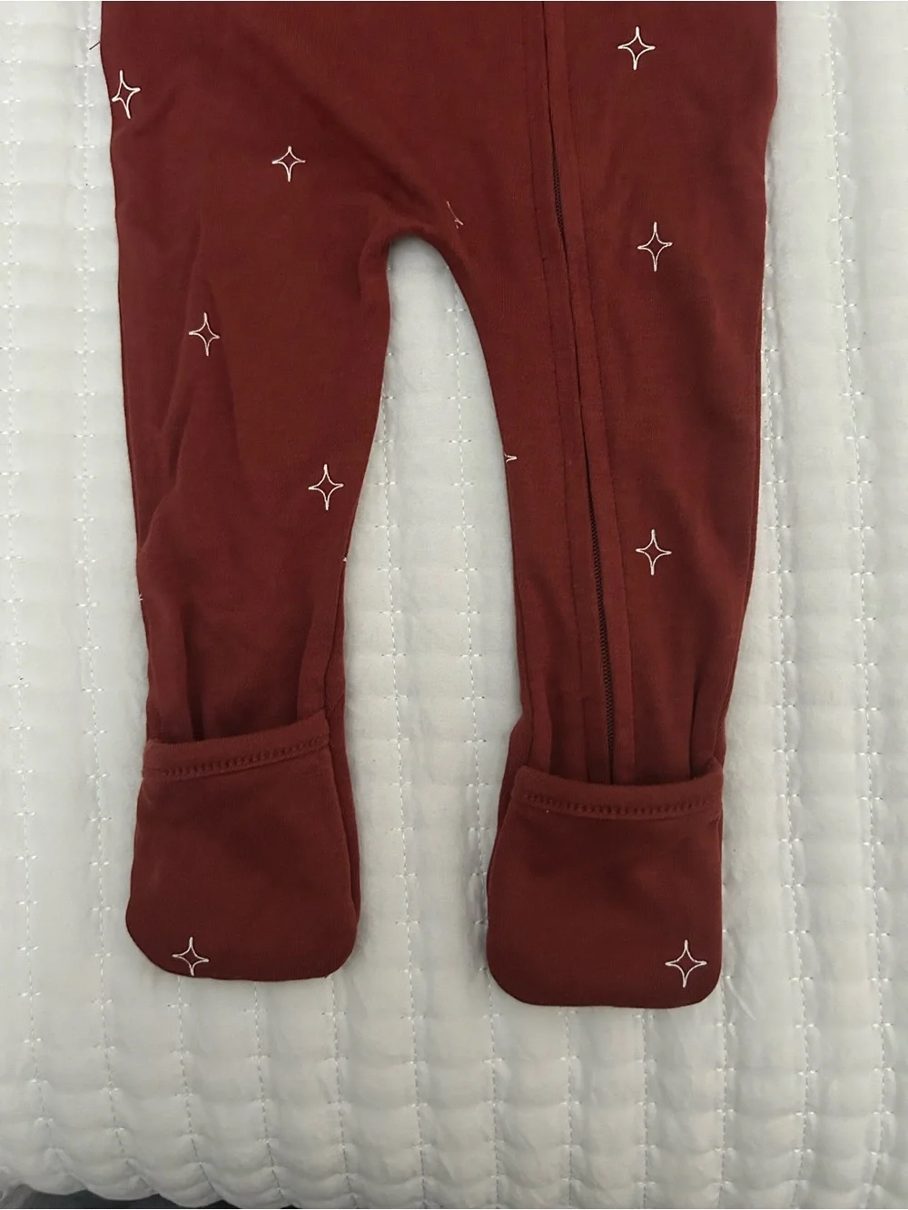 Goumi Rust Star Print Zip One Piece Sleeper, Footie Size 3-6M